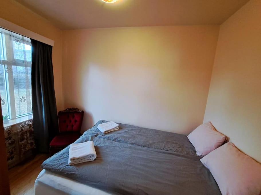Spacious Apartment -Top Location Akureyri Buitenkant foto