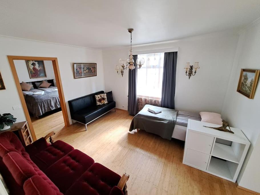 Spacious Apartment -Top Location Akureyri Buitenkant foto